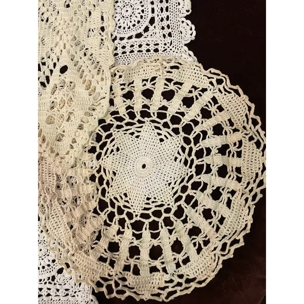 (Lot of 8) VTG Crochet Table Runners & Doilies Various Sizes And Color White Red